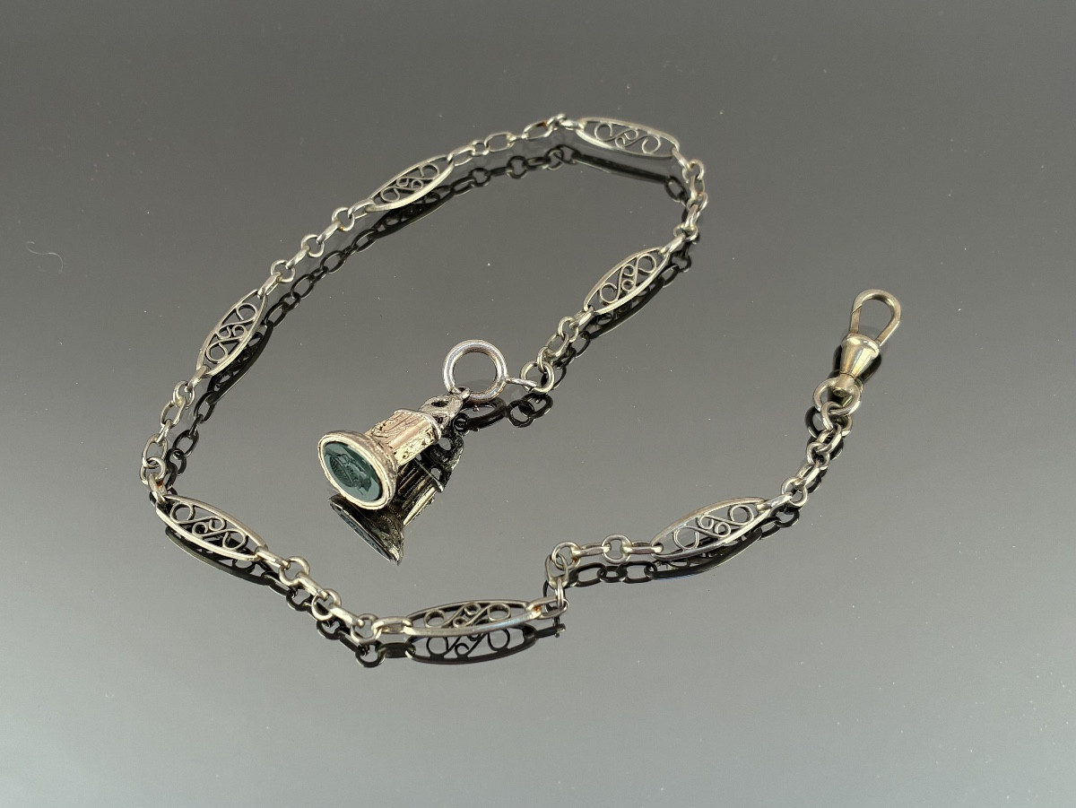 Sceau en jaspe sanguin et chaîne giletière  en argent du XIXème siècle