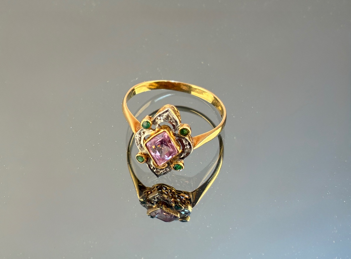 Bague en or et pierres d'imitation d'époque fin XIXème, début du XXème siècle