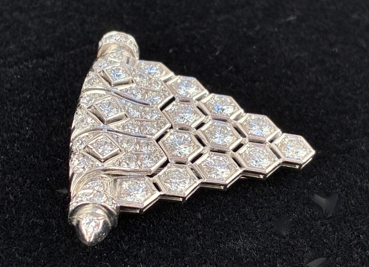 Clip de revers  en or gris et diamants d'époque 1930-1940-photo-5