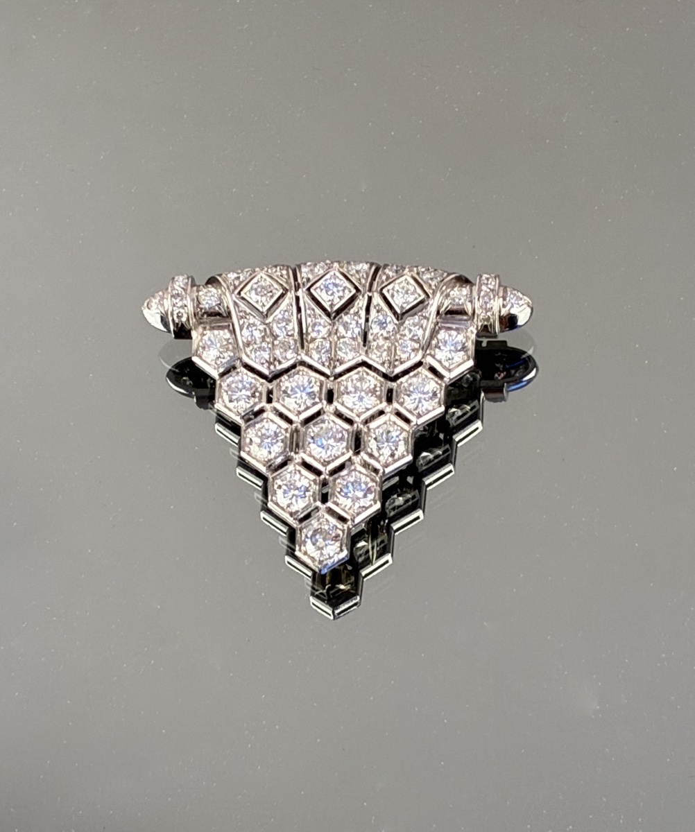 Clip de revers  en or gris et diamants d'époque 1930-1940-photo-7