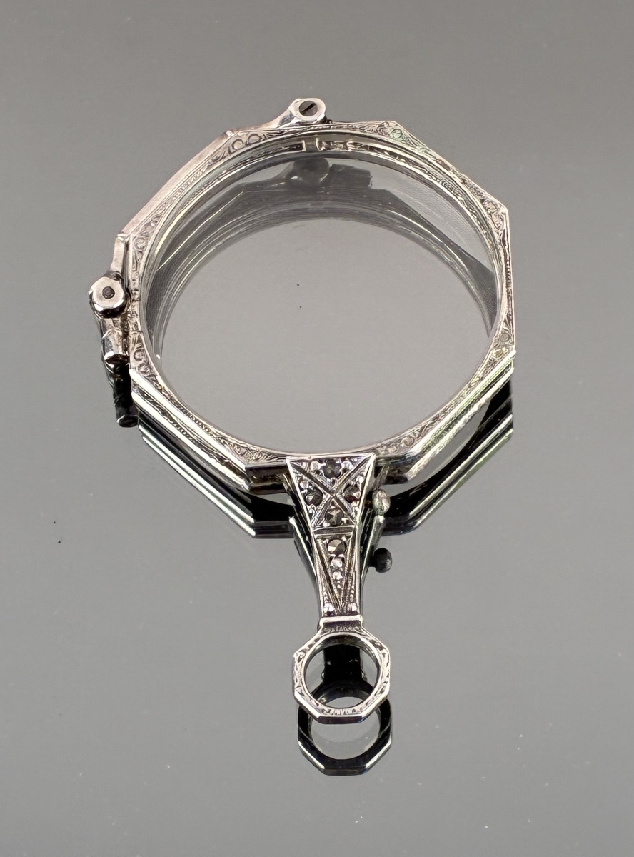 Silver-plated Metal And Marcasite Hand-shaped Pendant-photo-6