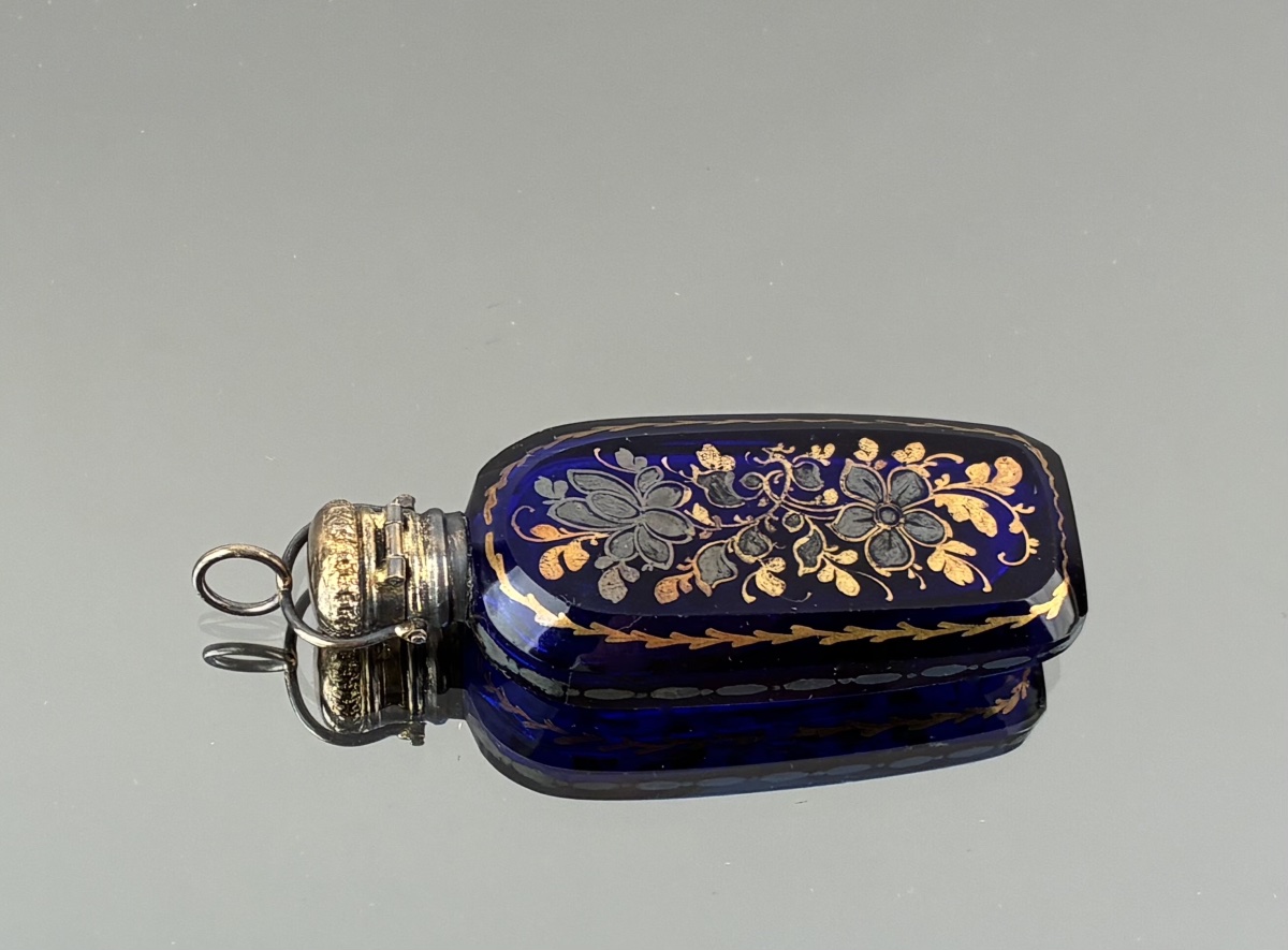 Vintage Blue Crystal And Vermeil Salt Shaker Restoration Period  -photo-3