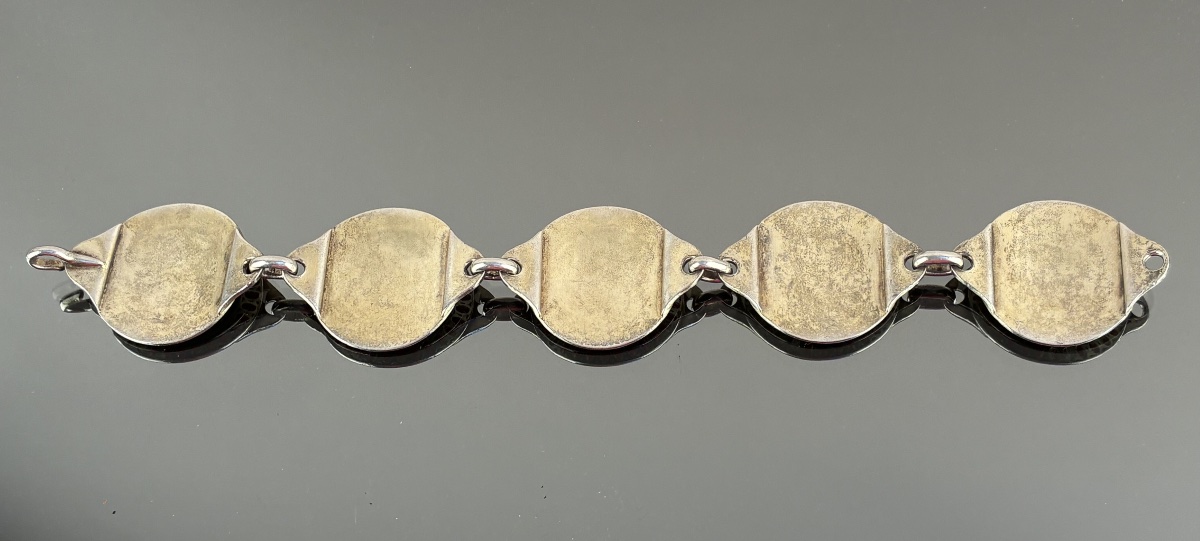 Bracelet en argent et émail  composé de cinq médaillons avec tête de Cérès.  M.O : GUEYTON-photo-2