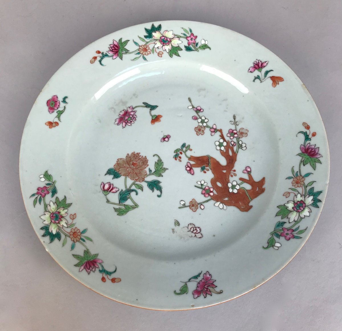 China Qianlong. Plate With Decor Of Bunch Of Prunus And Peony. Pink Family