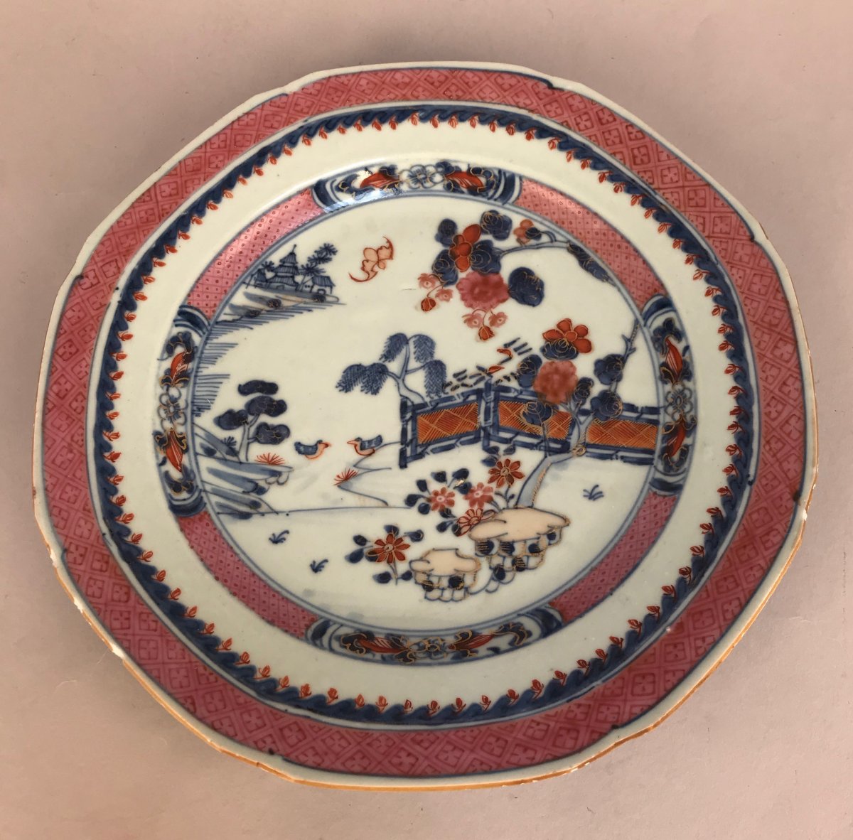 China Qianlong. Octagonal Plate For The East India Company. Famille Rose-photo-3