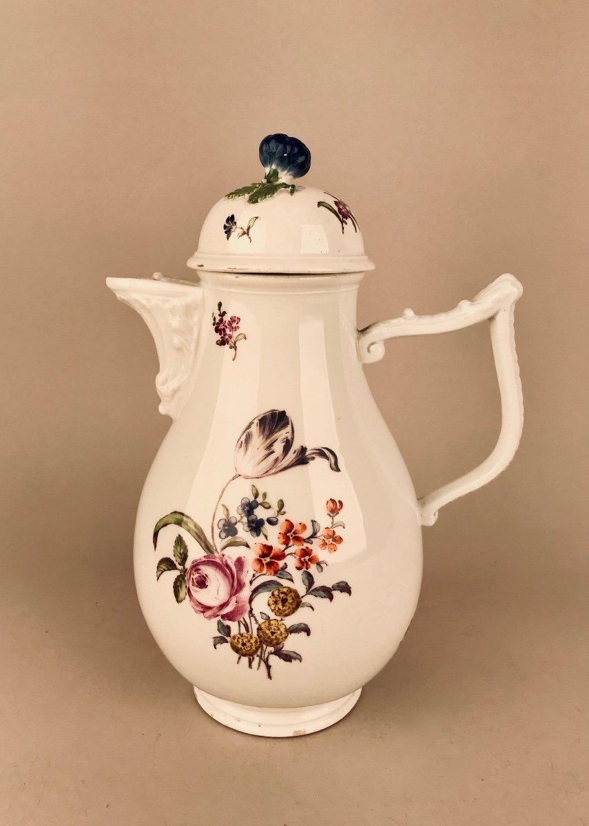 Meissen. Verseuse En Porcelaine XVIIIème Siècle