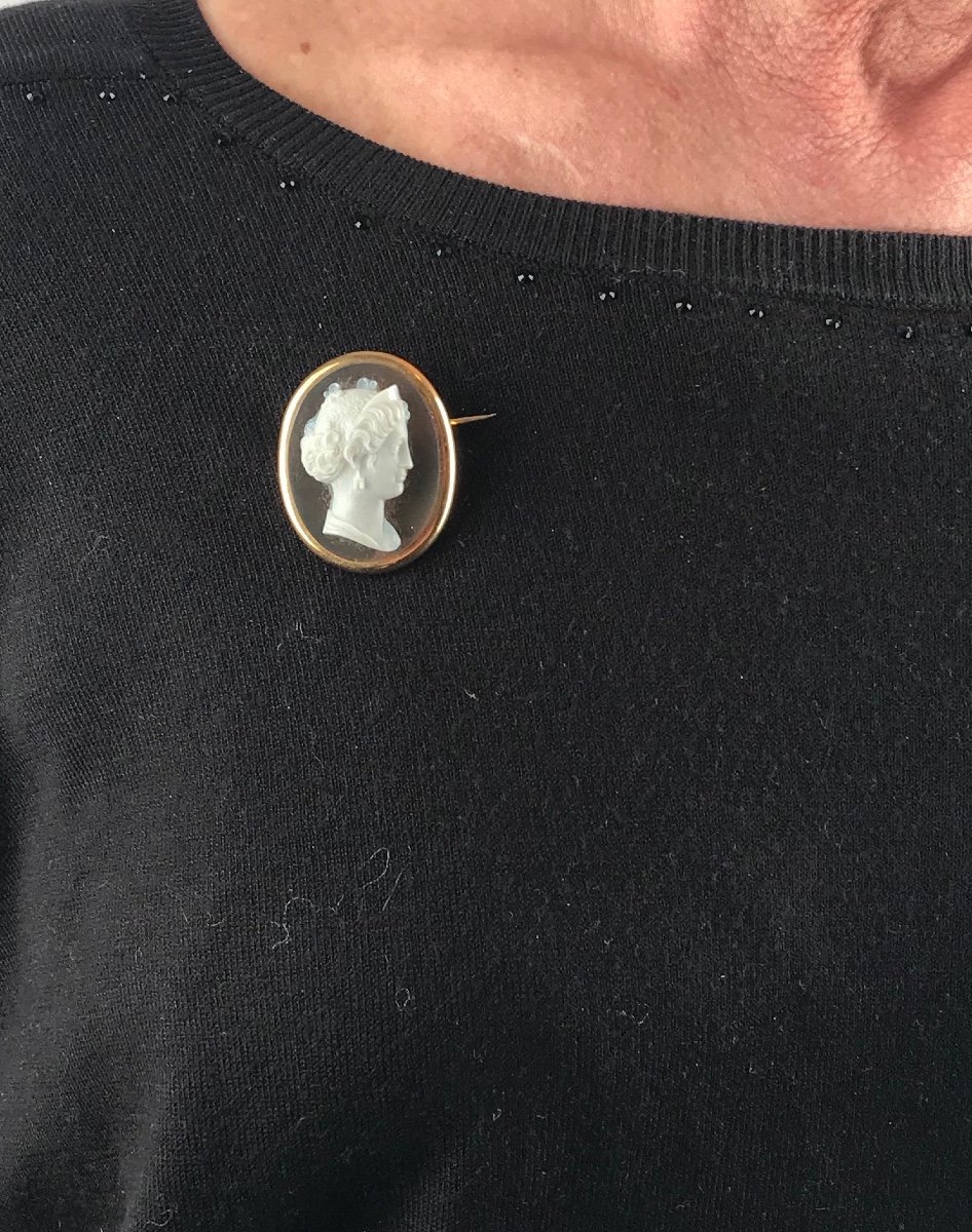 Broche En  Or Sertie d'Un Camée  Tête De Femme  d'époque Napoléon III -photo-1