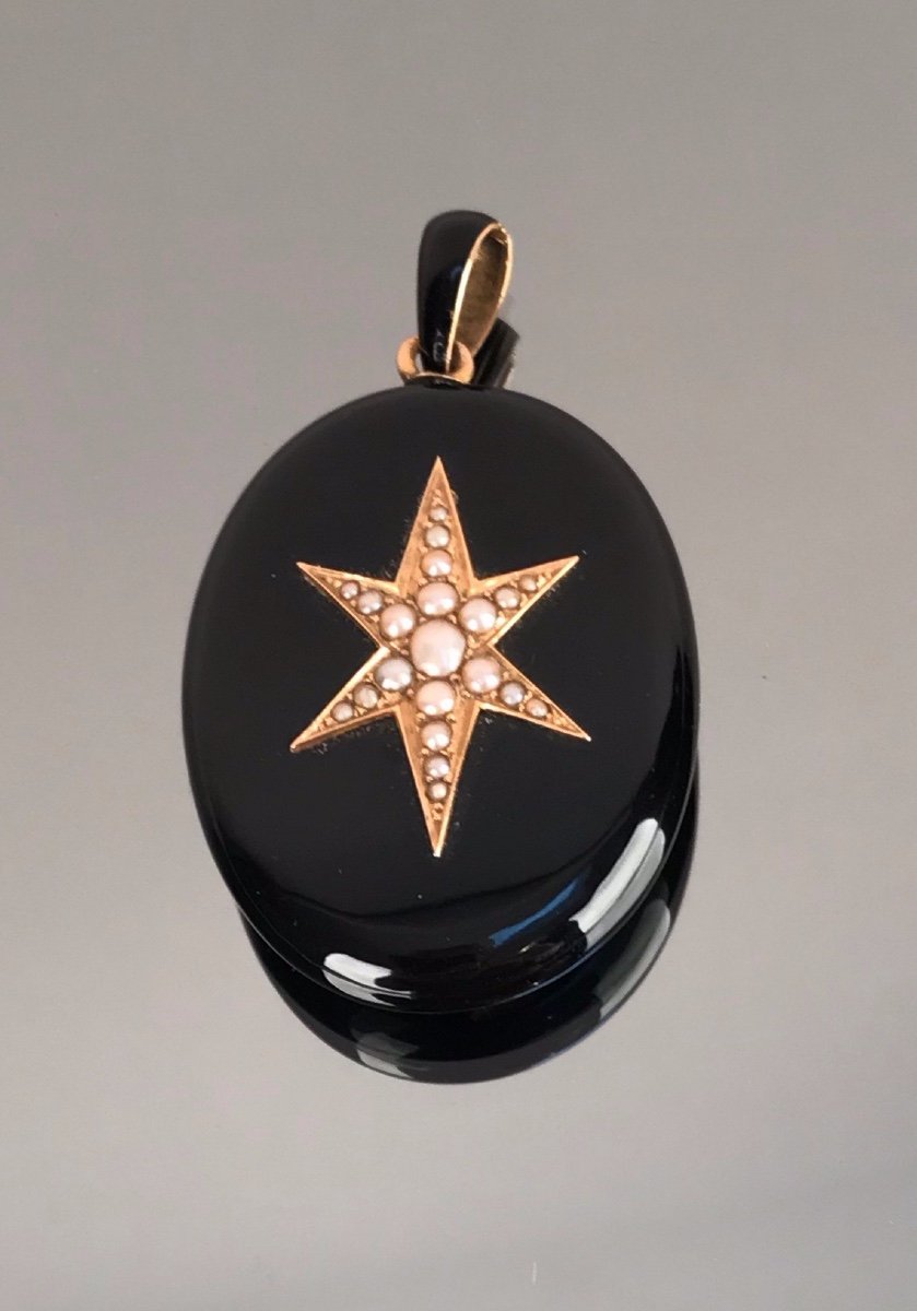 Photo Holder Medallion In Onyx, Gold And Fine Pearls, Napoleon III Period