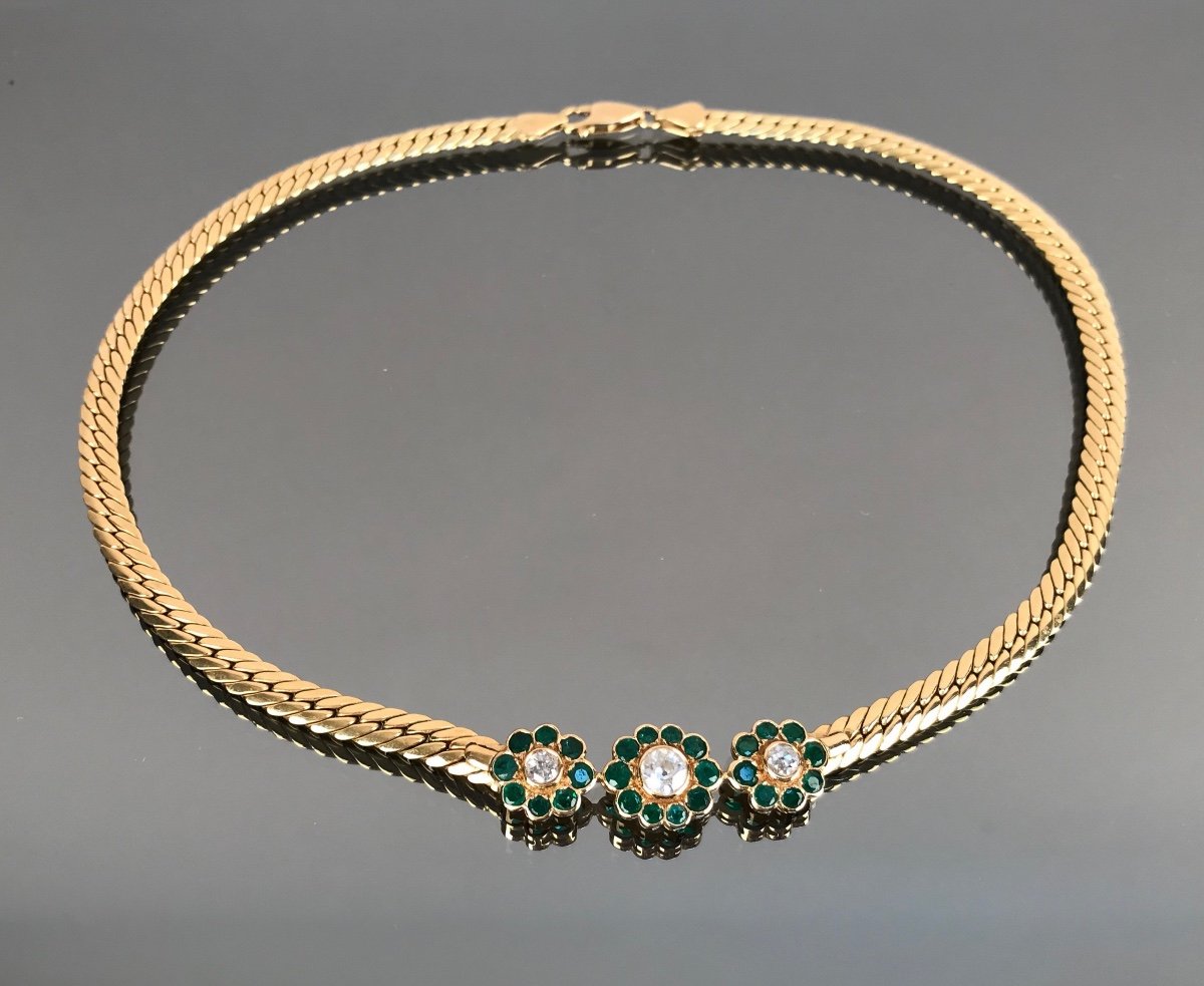 Gold Necklace With Three Flowers In Diamonds And Emeralds