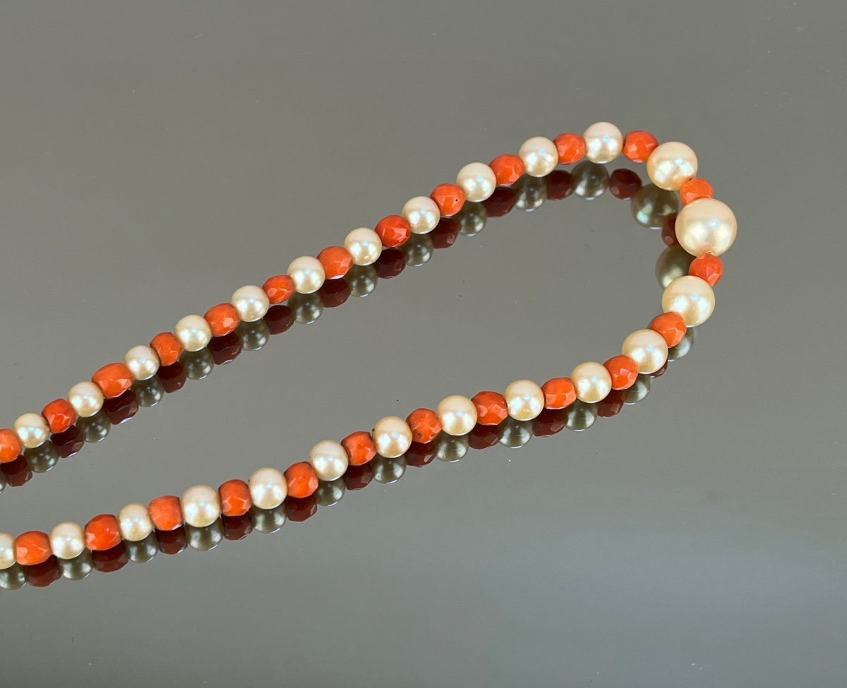 Necklace Of Cultured Pearls And Coral Pearls Clasp In Gold-photo-4