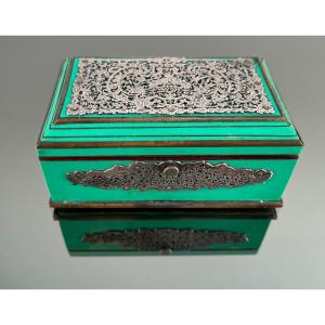 Box In Green Horn And Silver From The XIXth Century