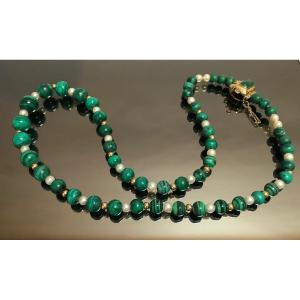 Necklace In Malachite Beads, Golden Beads And Pearls