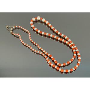 Necklace Of Cultured Pearls And Coral Pearls Clasp In Gold