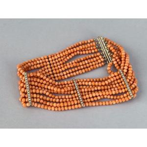 Necklace  Named "dog Collar" In Coral Beads, Beads From The Beginning Of The 20th Century