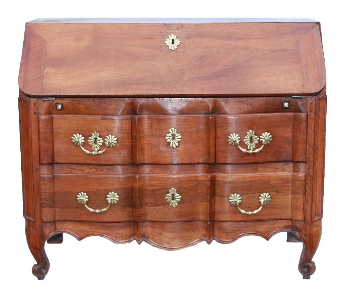 Commode scriban de forme Arbalète en noyer d’époque Louis XV