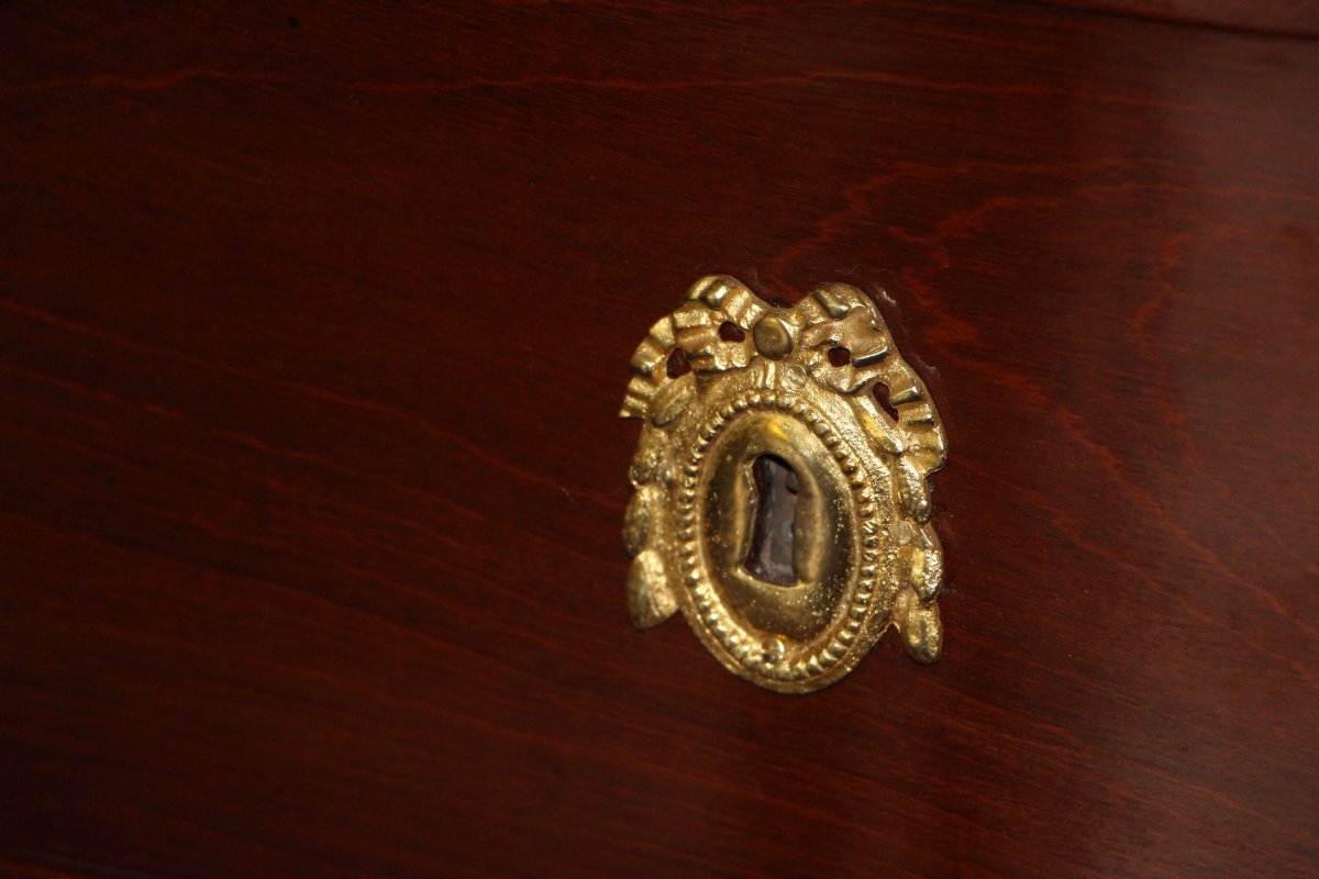 Commode d’époque Louis XVI, estampillée AVRIL-photo-1