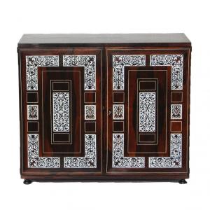 Cabinet Italien XVIIème