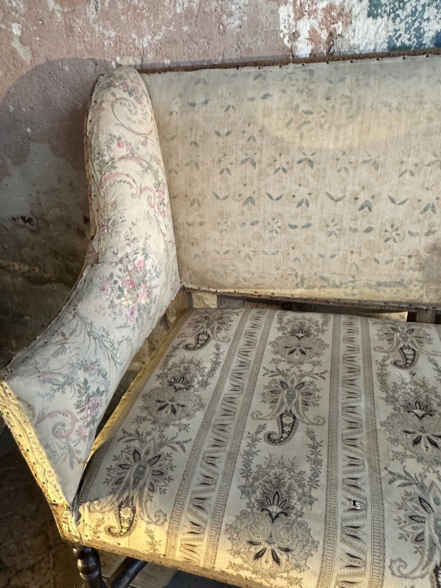 Important Louis XIII Sofa-photo-3