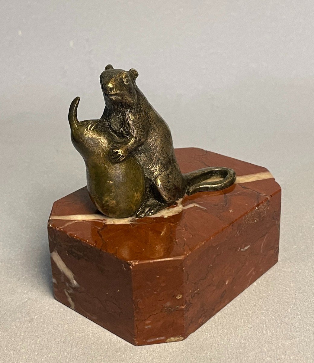 Mouse With A Pear. 19th Century Bronze Sculpture-photo-3