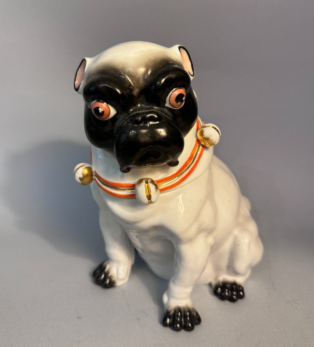 Carlin en porcelaine de Saxe. Pössneck (Conta & Boehme)