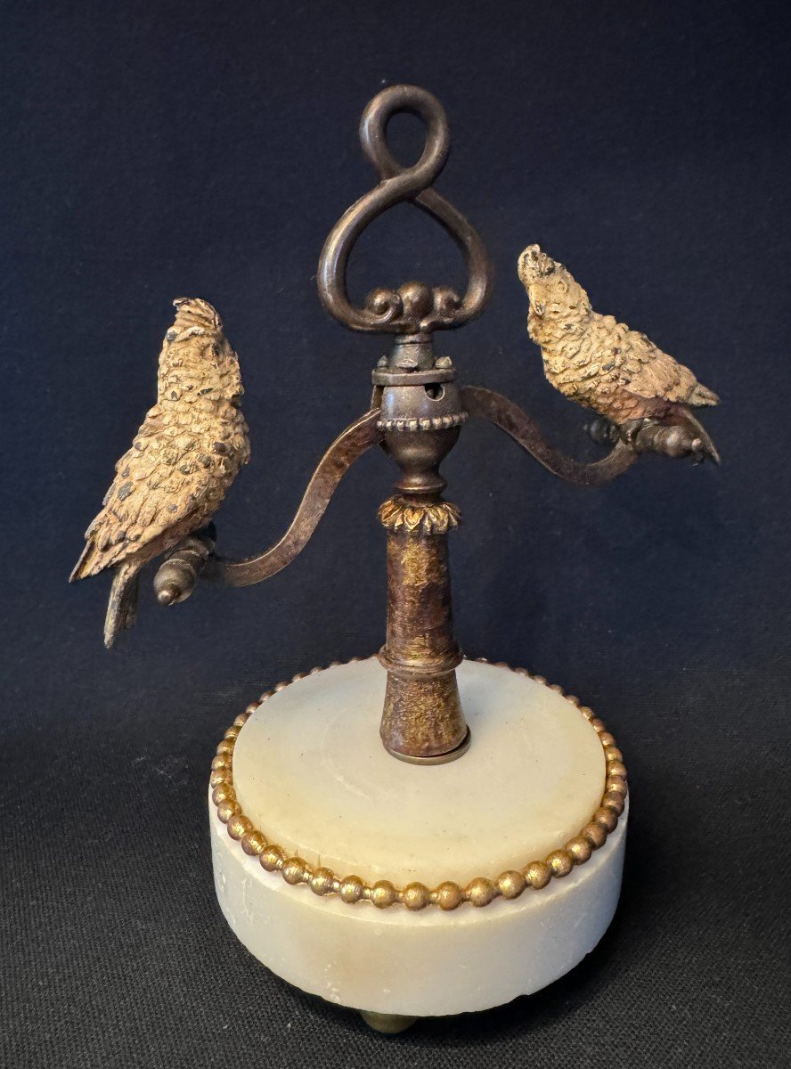 Sculpture en bronze de Vienne articulé "Balançoire aux perroquets" (cacatoès)
