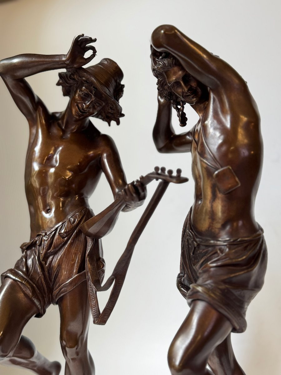 Paire de "Danseurs napolitains" Carrier-Belleuse. Sculptures en Bronze-photo-2