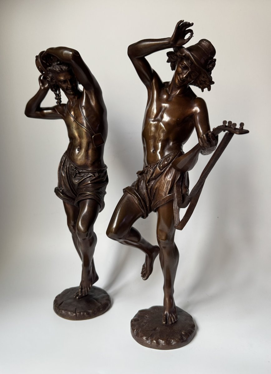 Paire de "Danseurs napolitains" Carrier-Belleuse. Sculptures en Bronze-photo-1