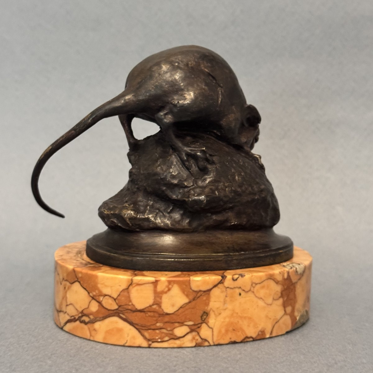 Sculpture en bronze "Souris à la mouche" T. HINGRE-photo-1