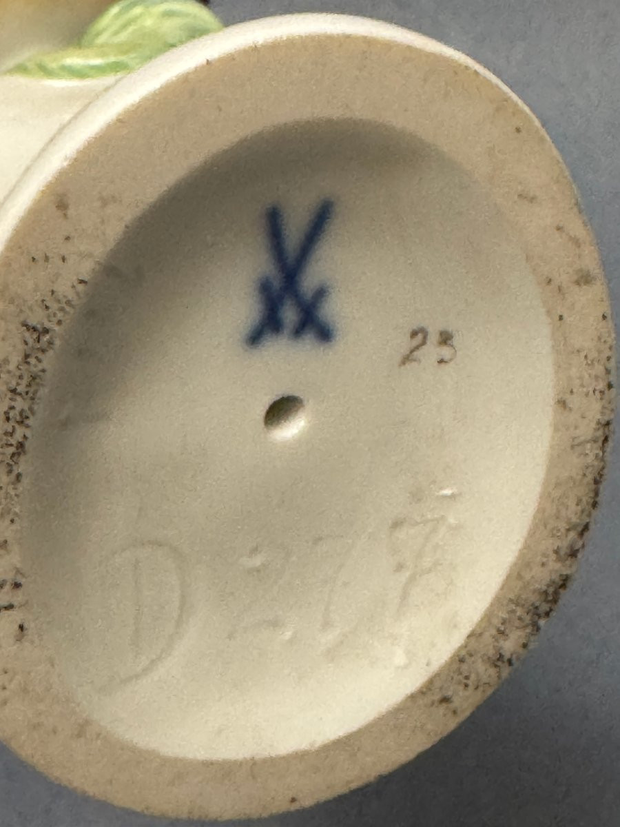 Oiseau "gorge bleue" en porcelaine de Meissen -photo-3