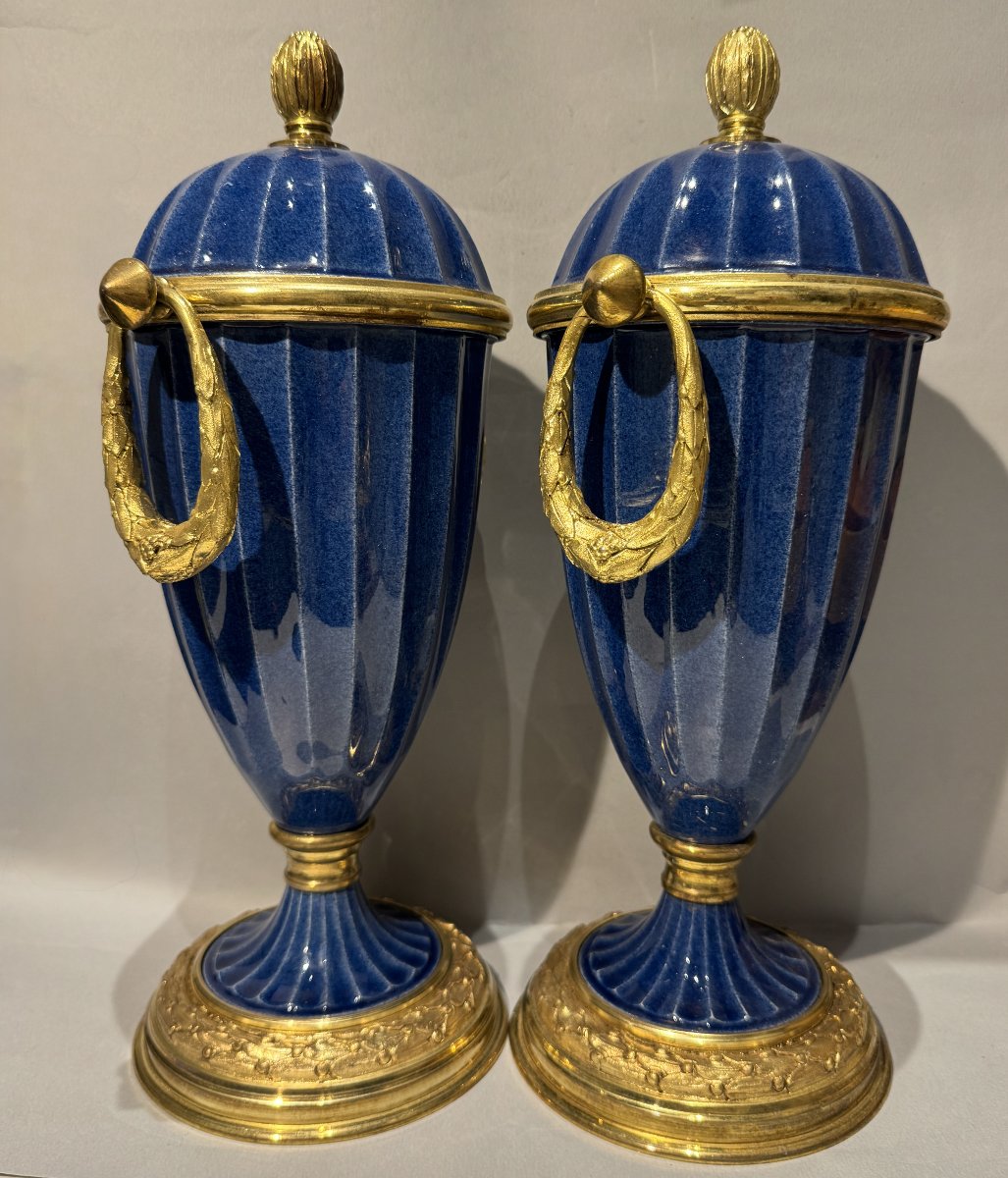 Paire de vases pots couverts en porcelaine bleue de Paul MILET à Sèvres-photo-2
