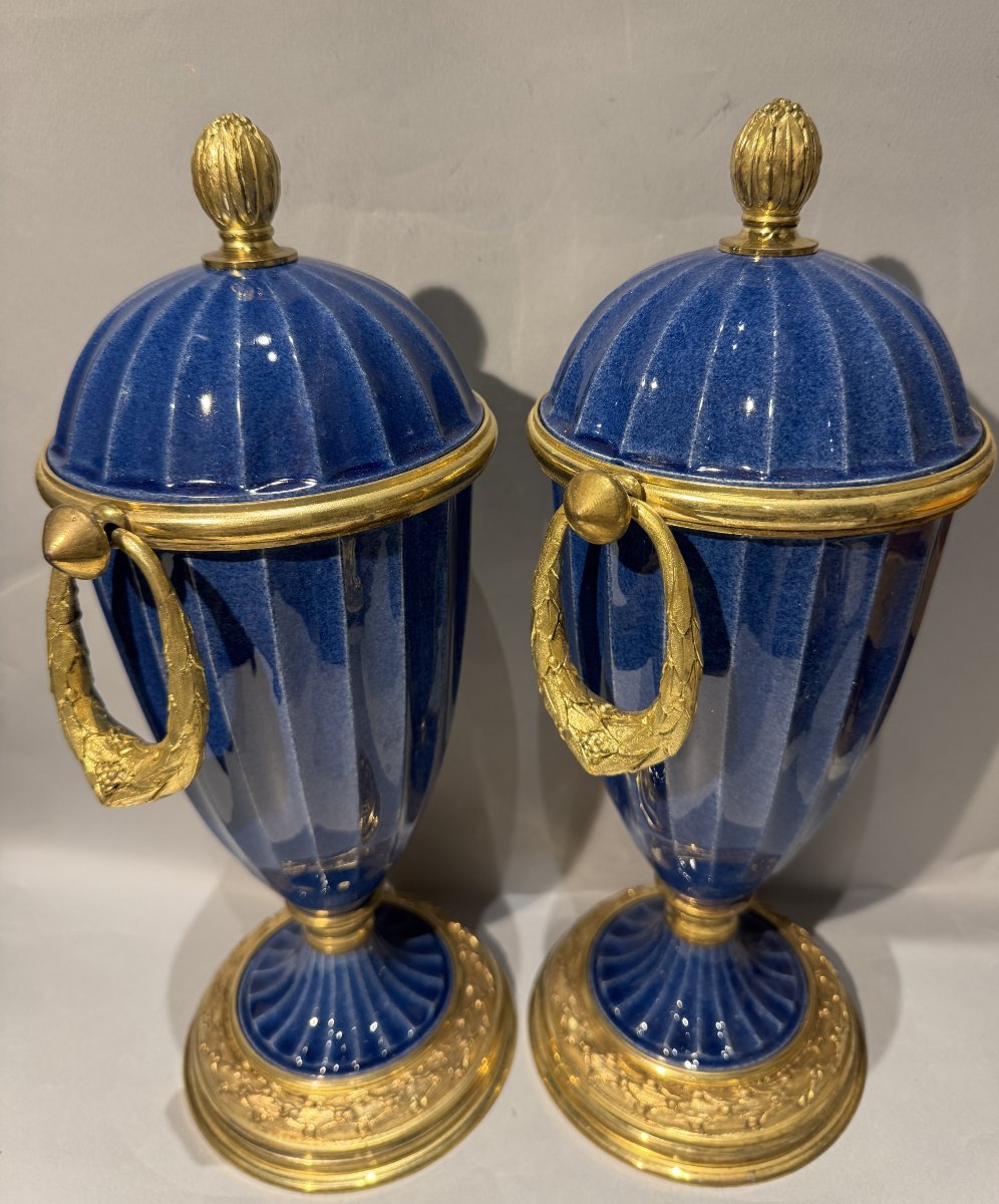 Paire de vases pots couverts en porcelaine bleue de Paul MILET à Sèvres-photo-4