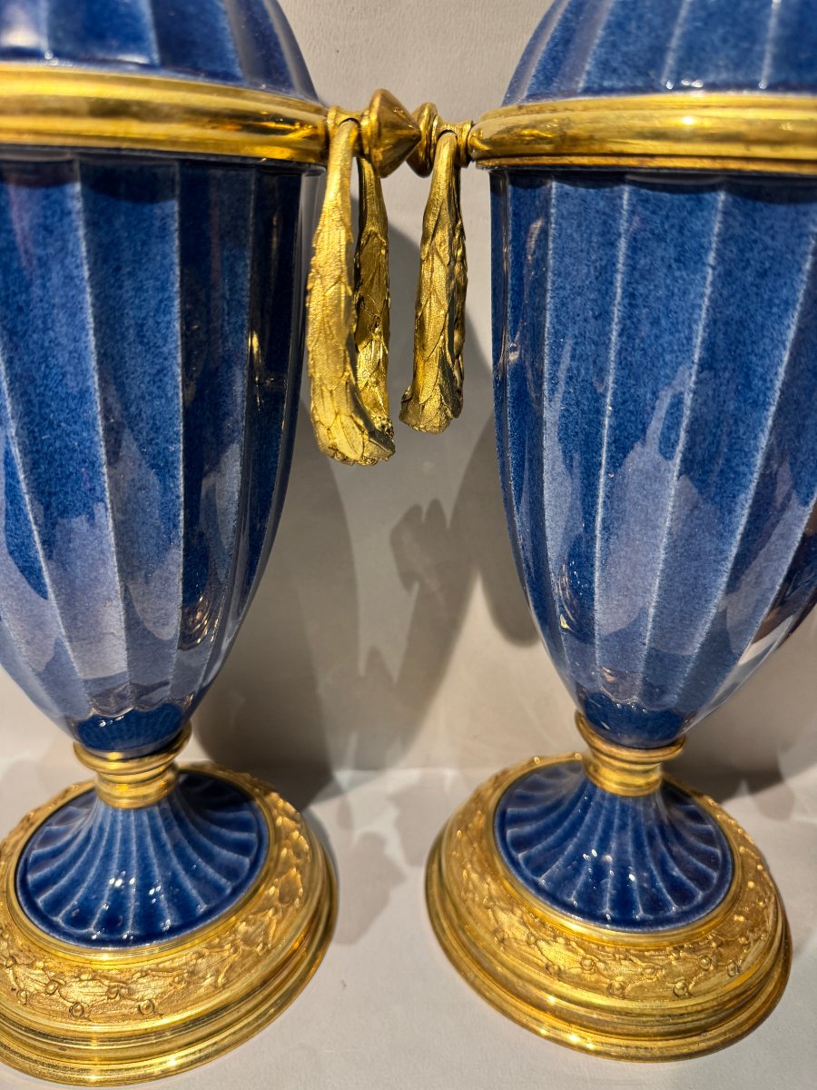 Paire de vases pots couverts en porcelaine bleue de Paul MILET à Sèvres-photo-3