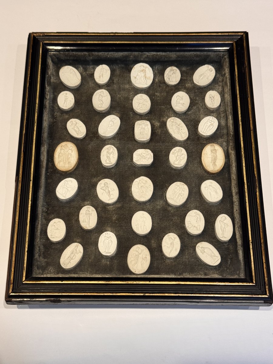 Collection Of Intaglio Prints From The Grand Tour Of The Late 18th Century, In A Blackened Wooden Frame-photo-2