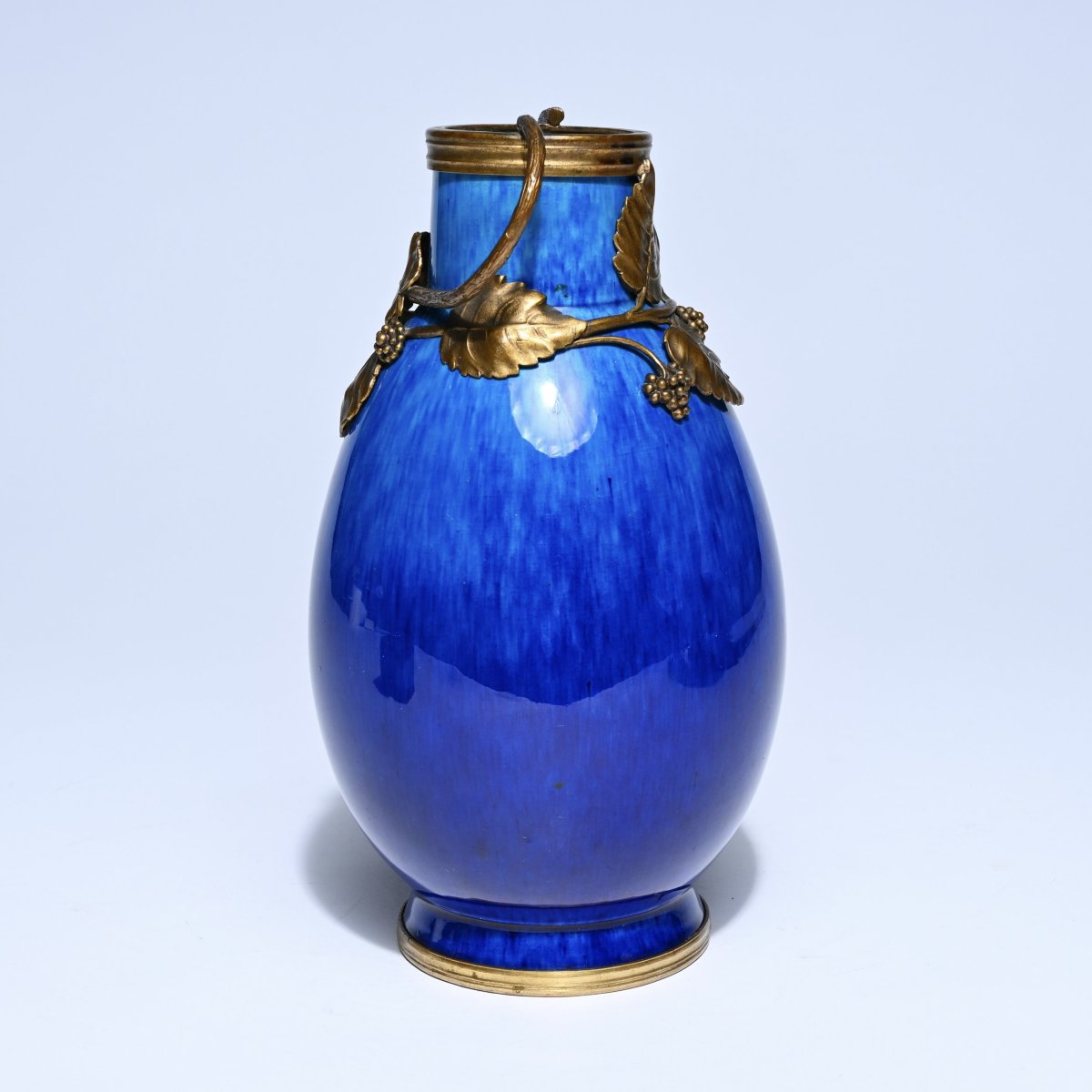 Vase en porcelaine bleue monture bronze doré aux mures - Paul Milet SEVRES-photo-1