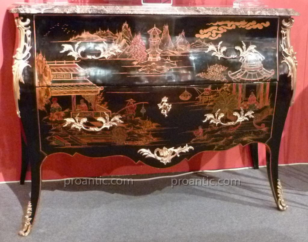 Commode De Style Louis XV En Bois Laqué XIX°