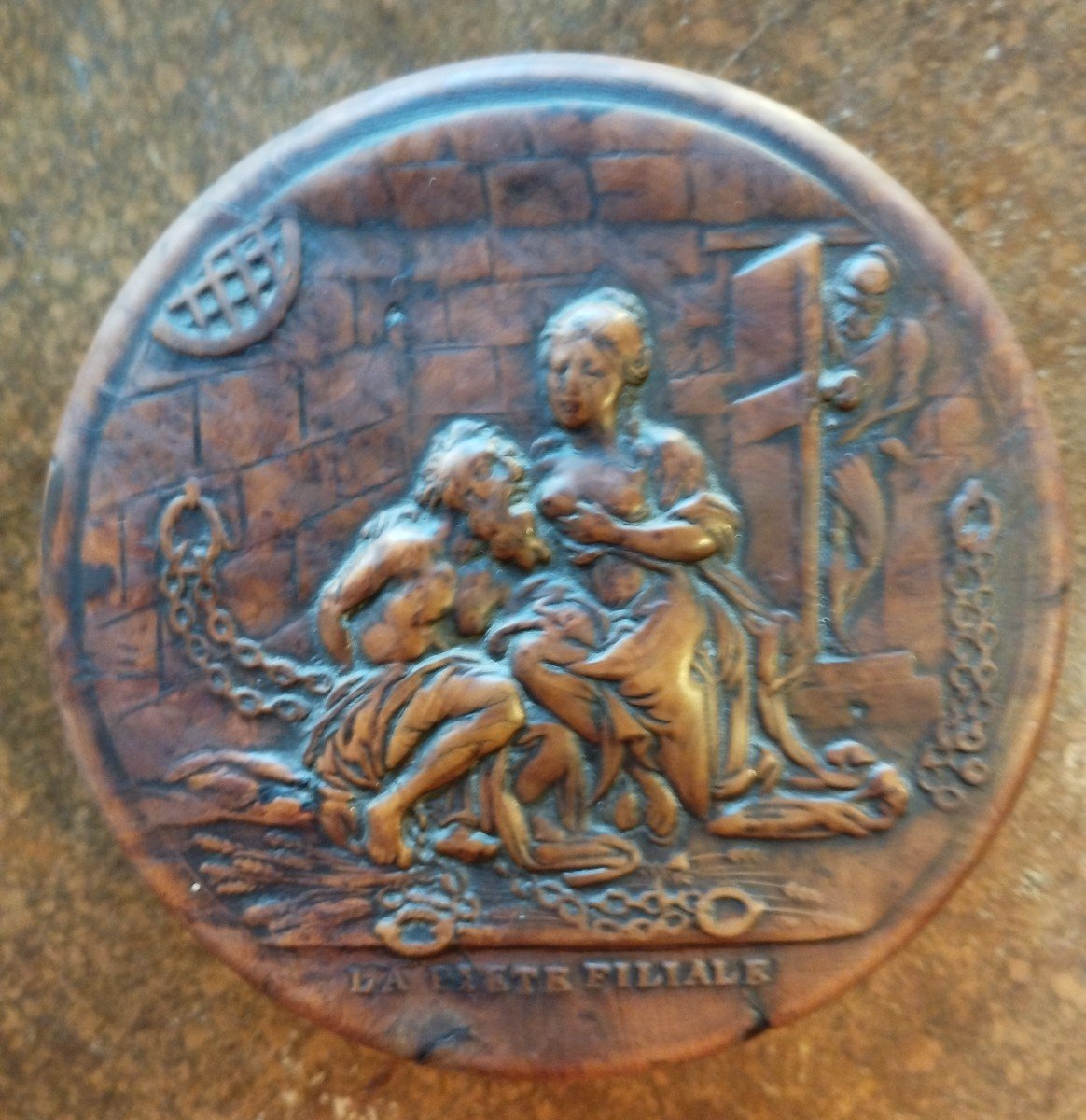 Round Pressed Wooden Snuff Box 