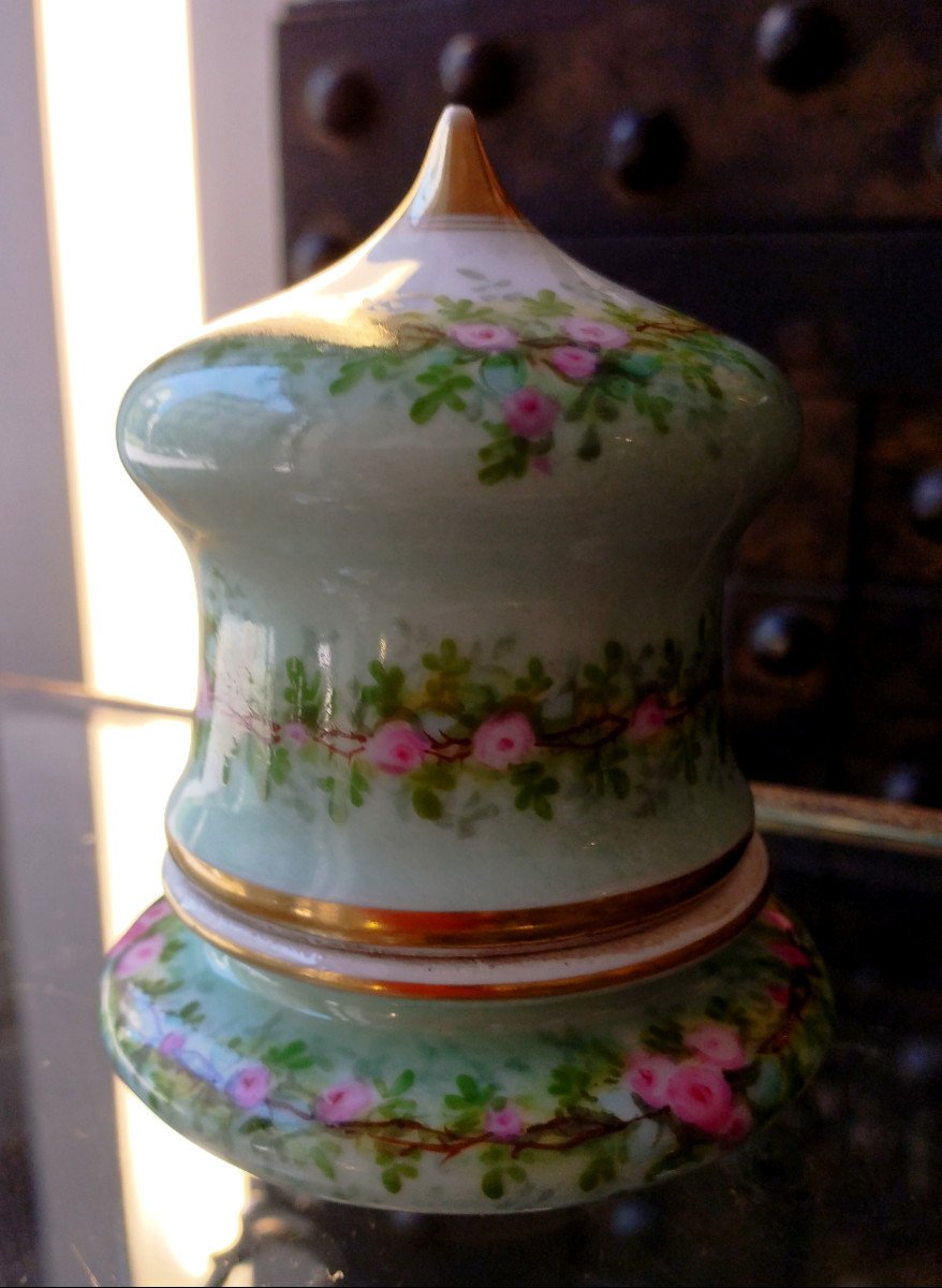 Porcelain Pyrogen Decorated With Roses XIX-photo-2