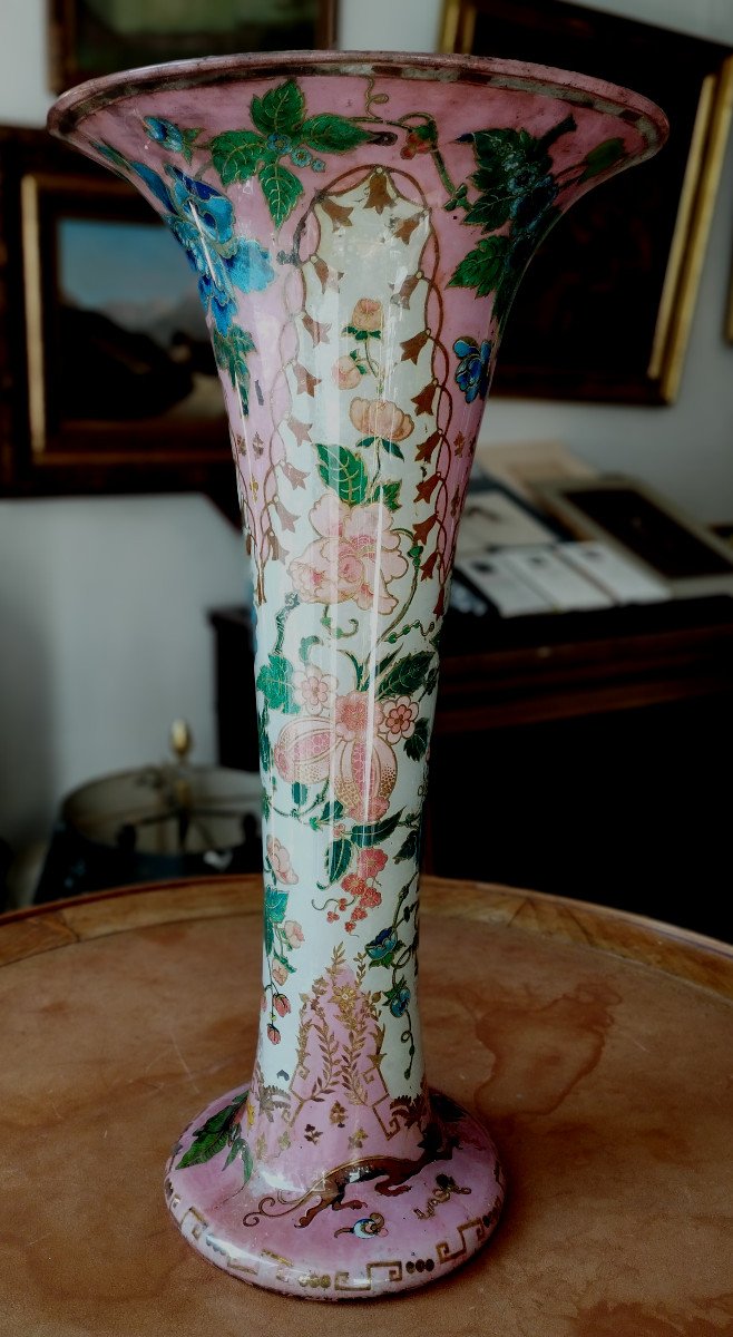 Vase en verre soufflé décoré de  papiers collés chromolithographiés peints  XIX-photo-1