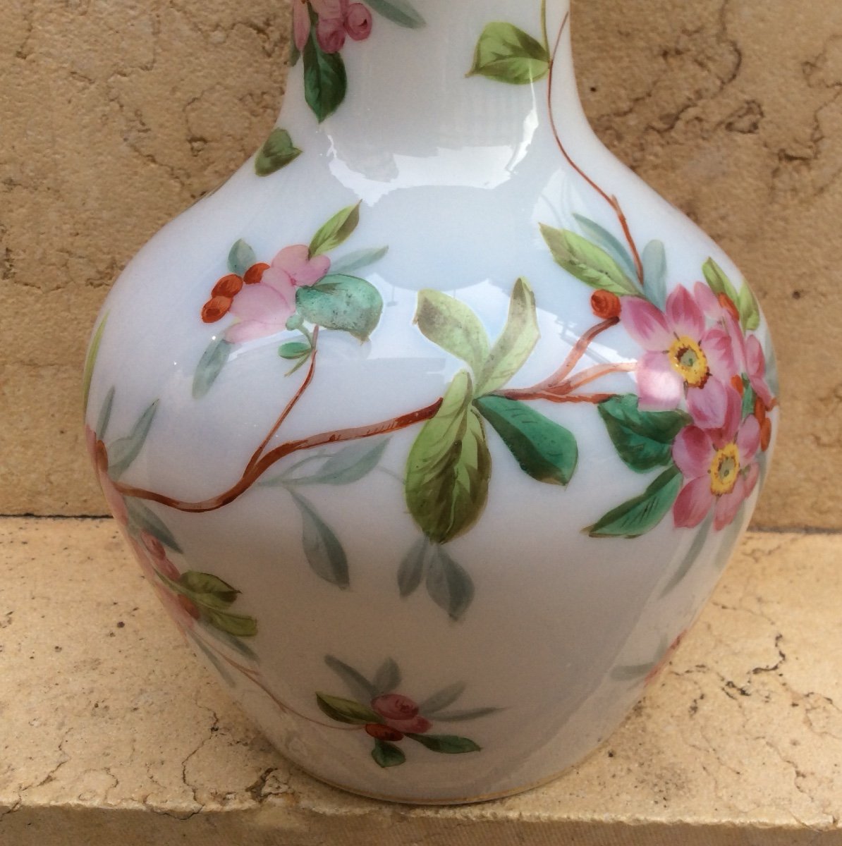 White Opaline Vase Decorated With Flowers, 19th Century-photo-2