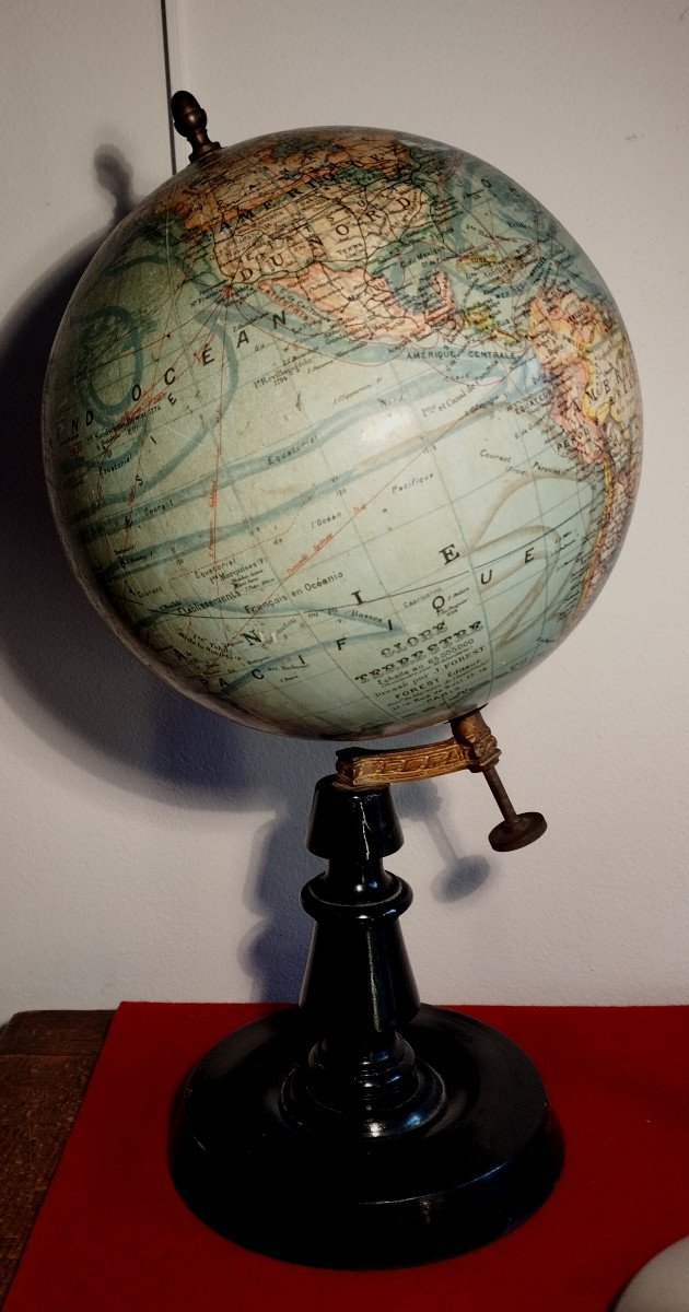 Ancien globe terrestre mappemonde de Emile Beraux Astronome