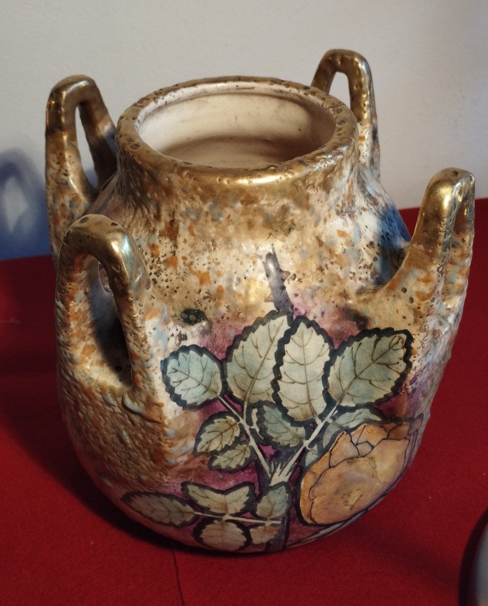 Vase Amphora  Austria Art nouveau a décor de roses