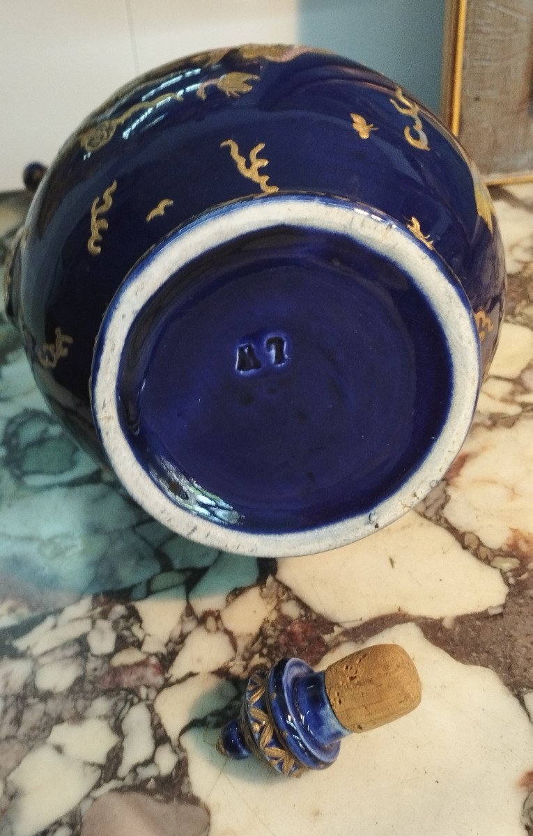 Verseuse en porcelaine bleue, dorures et décor oriental-photo-2