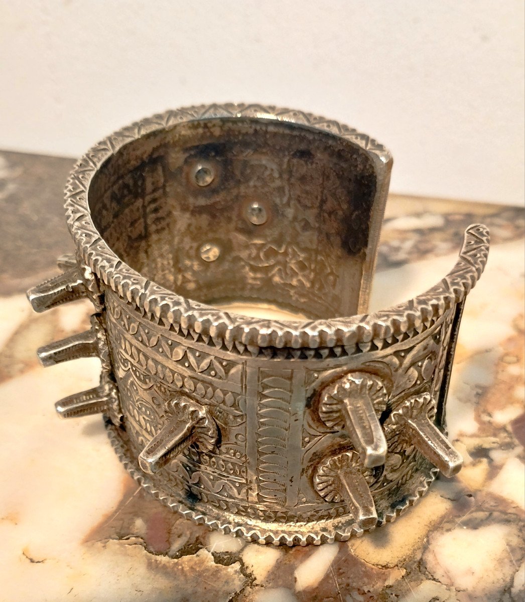 Ancien Bracelet de frappe en Argent poinçon minerve  Art Africain-photo-2