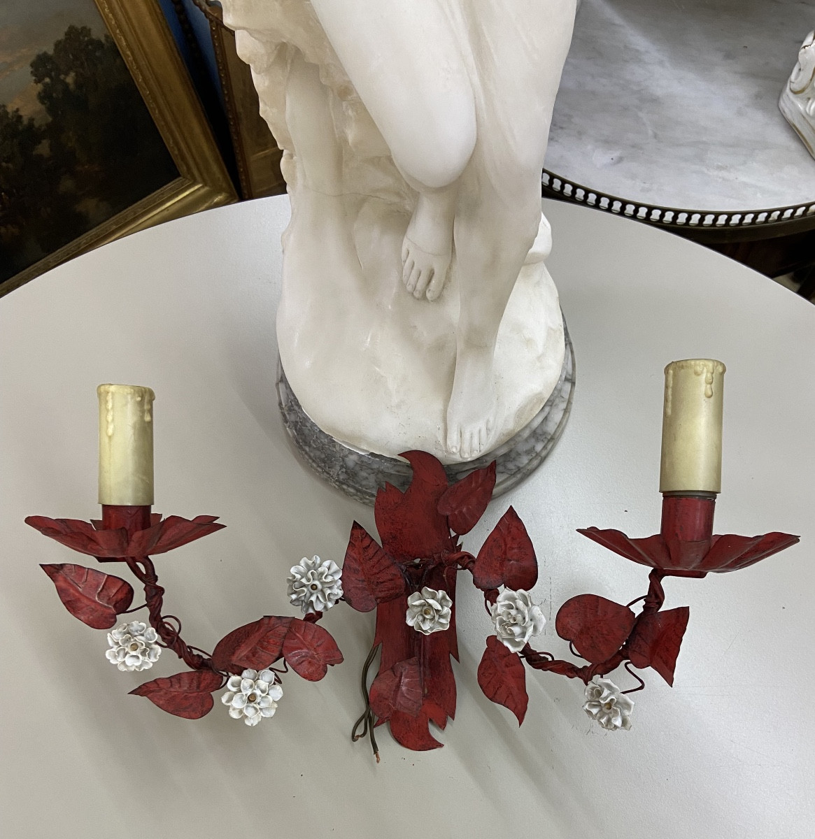 Paire d’appliques en tôle peinte et porcelaine-photo-8