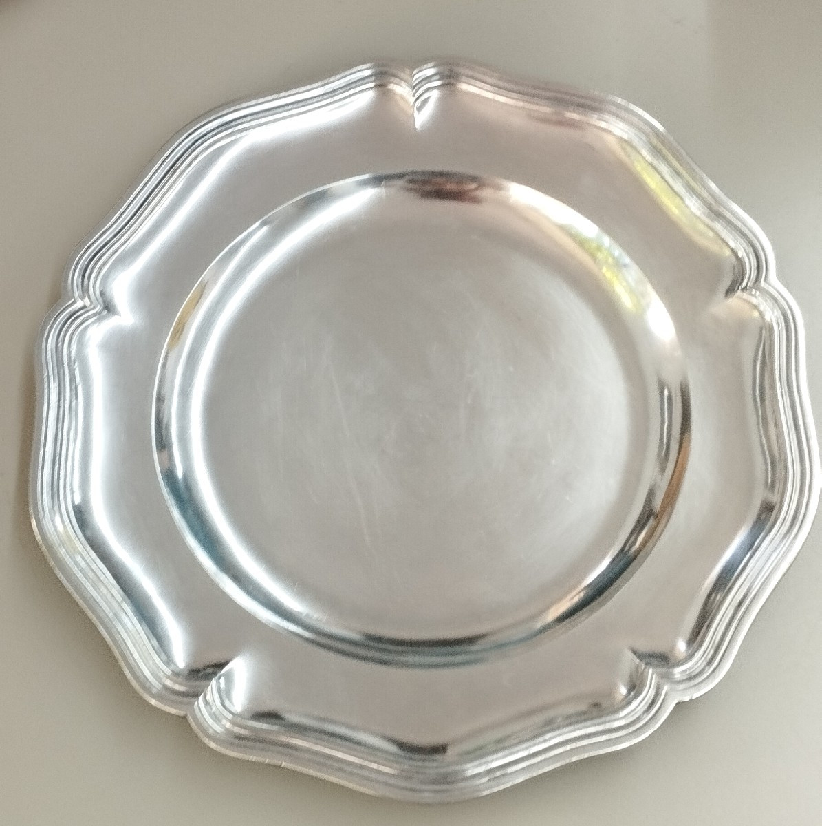 Plat rond en argent Minerve orfèvre Veyrat XIX