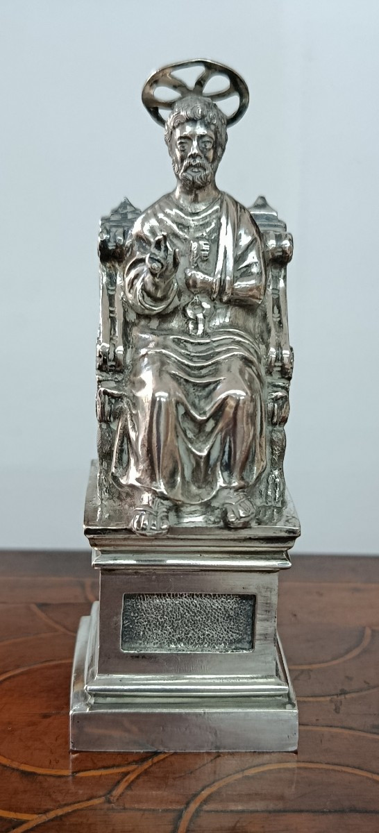Statuette en argent  de Saint Pierre en chaire XIX