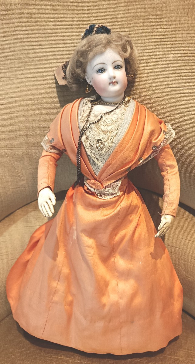 Poupée mannequin Arlésienne XIX