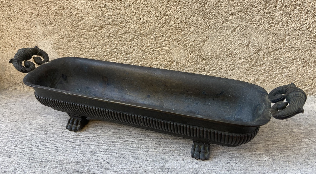 Coupe en bronze patiné XIX