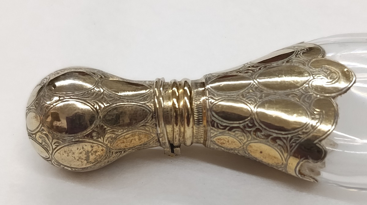 19th-century Crystal And Vermeil Perfume Bottle-photo-2