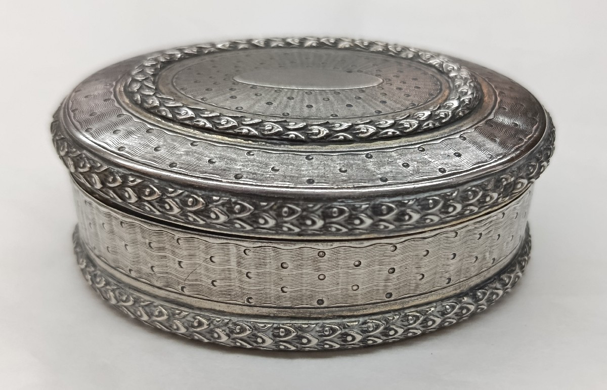Elegant Oval Silver Box, 19th Century-photo-2